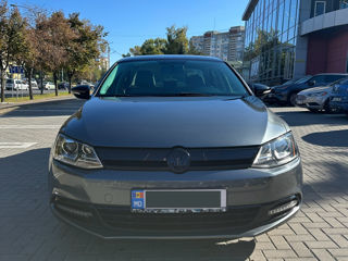 Volkswagen Jetta foto 2