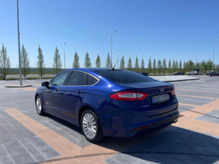 Ford Fusion foto 9