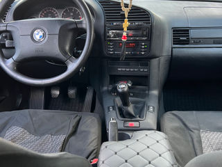 BMW 3 Series foto 8