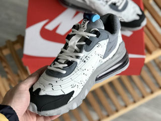 Nike Air Max 270 React Grey x Travis Scott foto 3