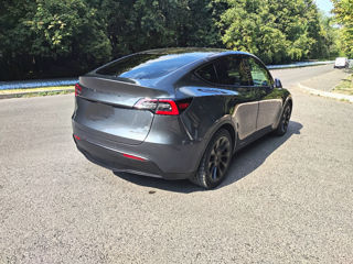 Tesla Model Y foto 3