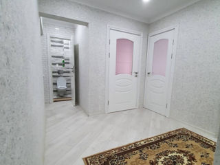 Apartament cu 2 camere, 55 m², Botanica, Chișinău foto 5