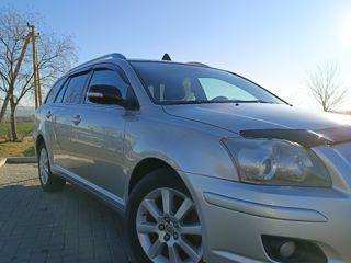 Toyota Avensis foto 6