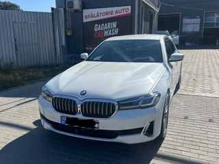 BMW 5 Series foto 1