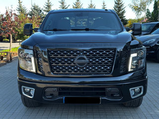 Nissan Titan foto 2