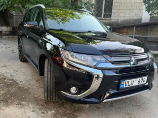 Mitsubishi Outlander foto 3