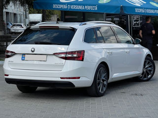 Skoda Superb foto 3