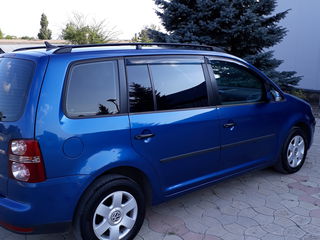 Volkswagen Touran foto 4