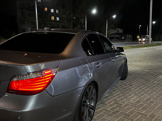 BMW 5 Series foto 4