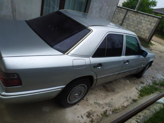 Mercedes Series (W124) foto 3