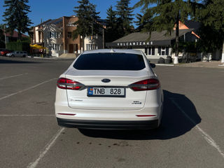 Ford Fusion foto 3