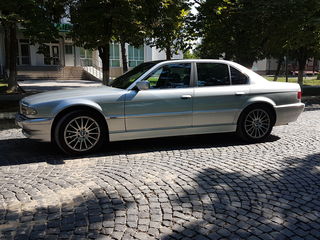 BMW 7 Series foto 3