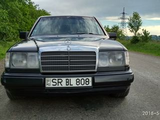 Mercedes Series (W124) foto 5