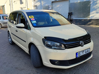 Volkswagen Touran foto 2