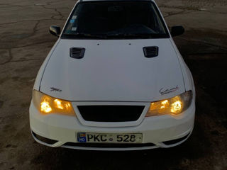 Daewoo Nexia foto 2