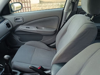 Nissan Almera foto 3