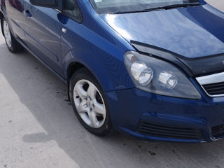 Opel Zafira foto 1