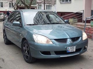 Mitsubishi Lancer foto 1