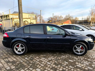 Renault Megane foto 8