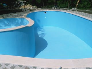 Vopsea pentru piscine si fasade pe baza de silicon
