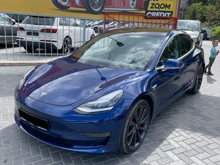 Tesla Model 3 foto 1