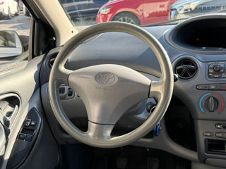 Toyota Yaris foto 11