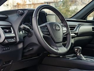 Lexus UX foto 7