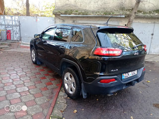 Jeep Cherokee foto 4