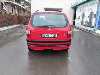 Opel Zafira foto 2