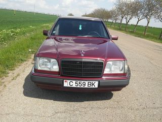 Mercedes Series (W124) foto 2