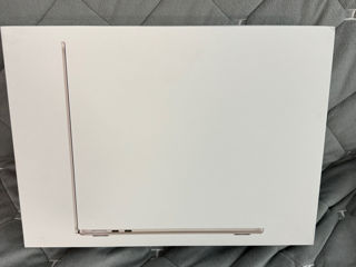 MacBook Air 13.6 2024 M3 8/256gb Starlight Sigilat Original Garantie Apple