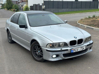 BMW 5 Series foto 2