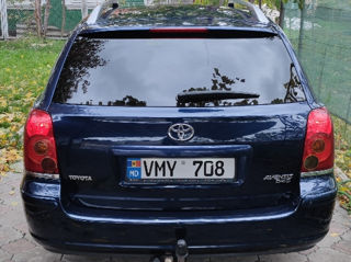 Toyota Avensis foto 7