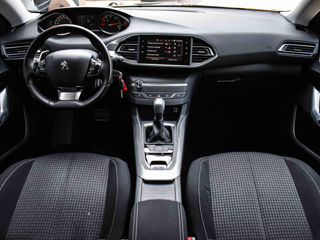 Peugeot 308 foto 1