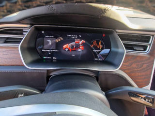 Tesla Model X foto 5