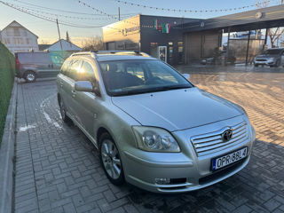 Toyota Avensis foto 2