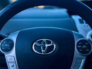 Toyota Prius + foto 5