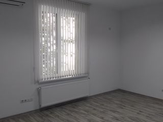 Oficiu centru chirie 85 m.p. 5 eur !!! foto 2