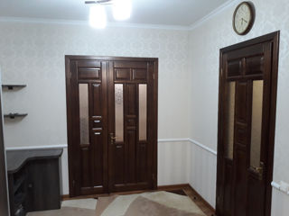 Apartament cu 2 camere, 55 m², Buiucani, Chișinău foto 2