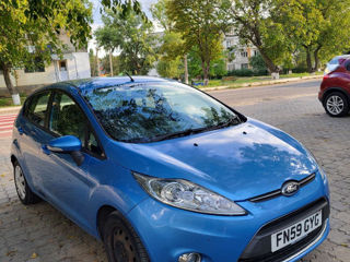 Ford Fiesta foto 4