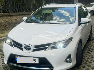 Toyota Auris foto 1