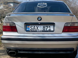 BMW 3 Series foto 5