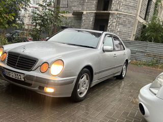 Mercedes E-Class foto 3