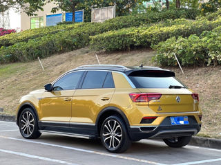 Volkswagen T-Roc foto 2