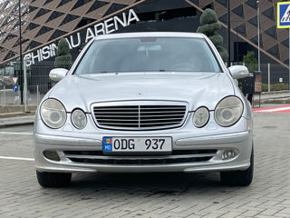 Mercedes E-Class foto 2