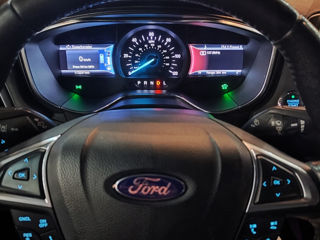 Ford Fusion foto 8