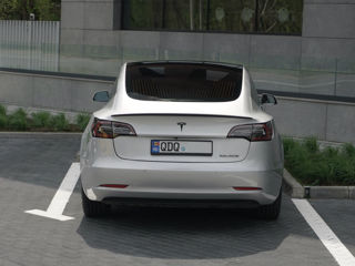 Tesla Model 3 foto 3