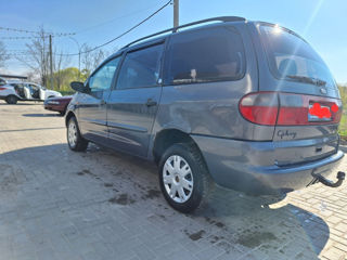 Ford Galaxy foto 2