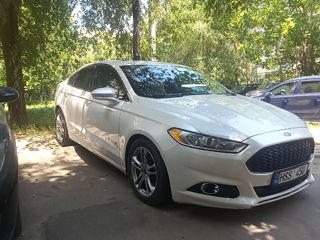 Ford Fusion foto 2