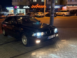 BMW 5 Series foto 3